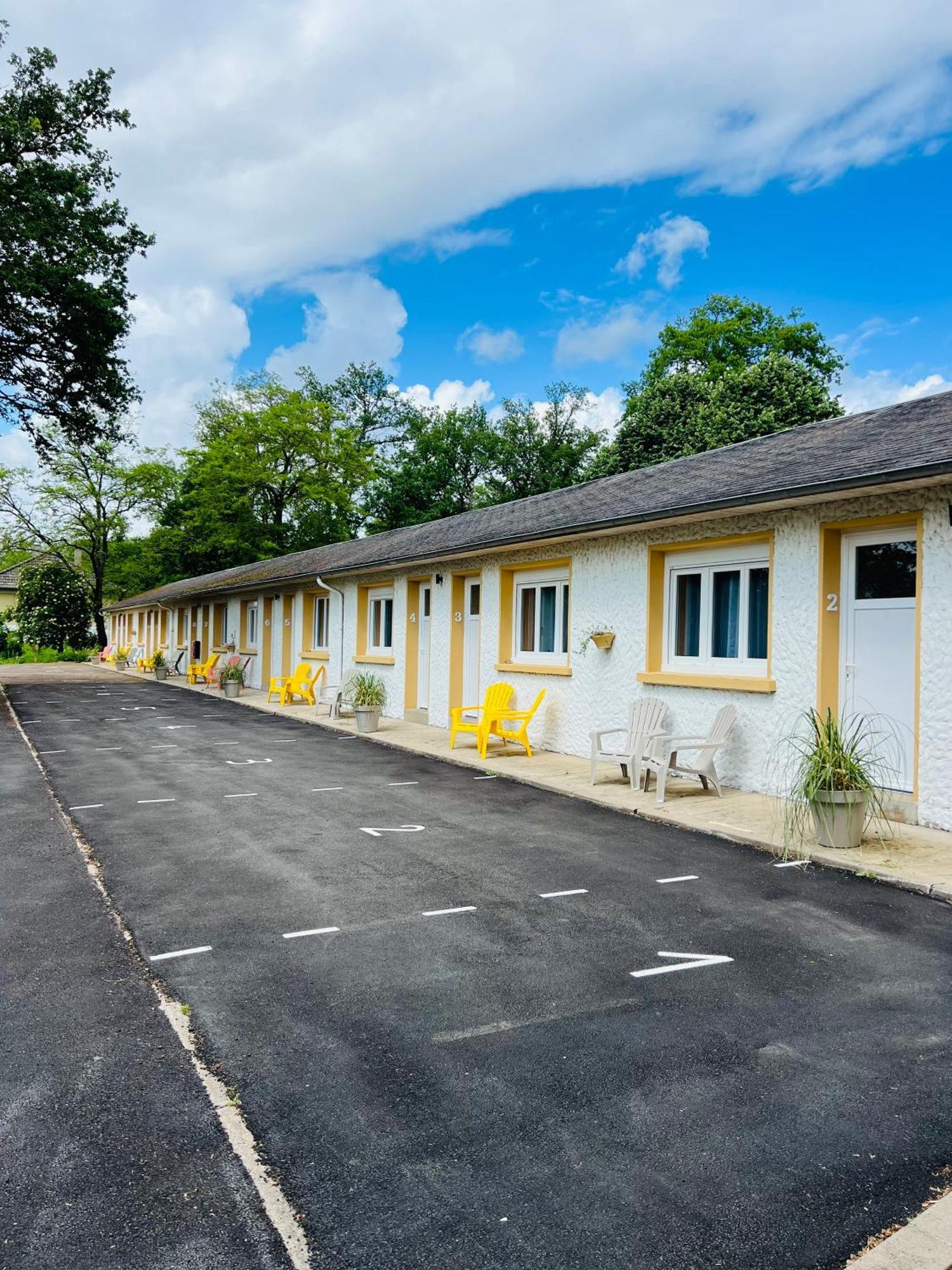 Motel Les Broussailles Mesves-sur-Loire Exterior foto