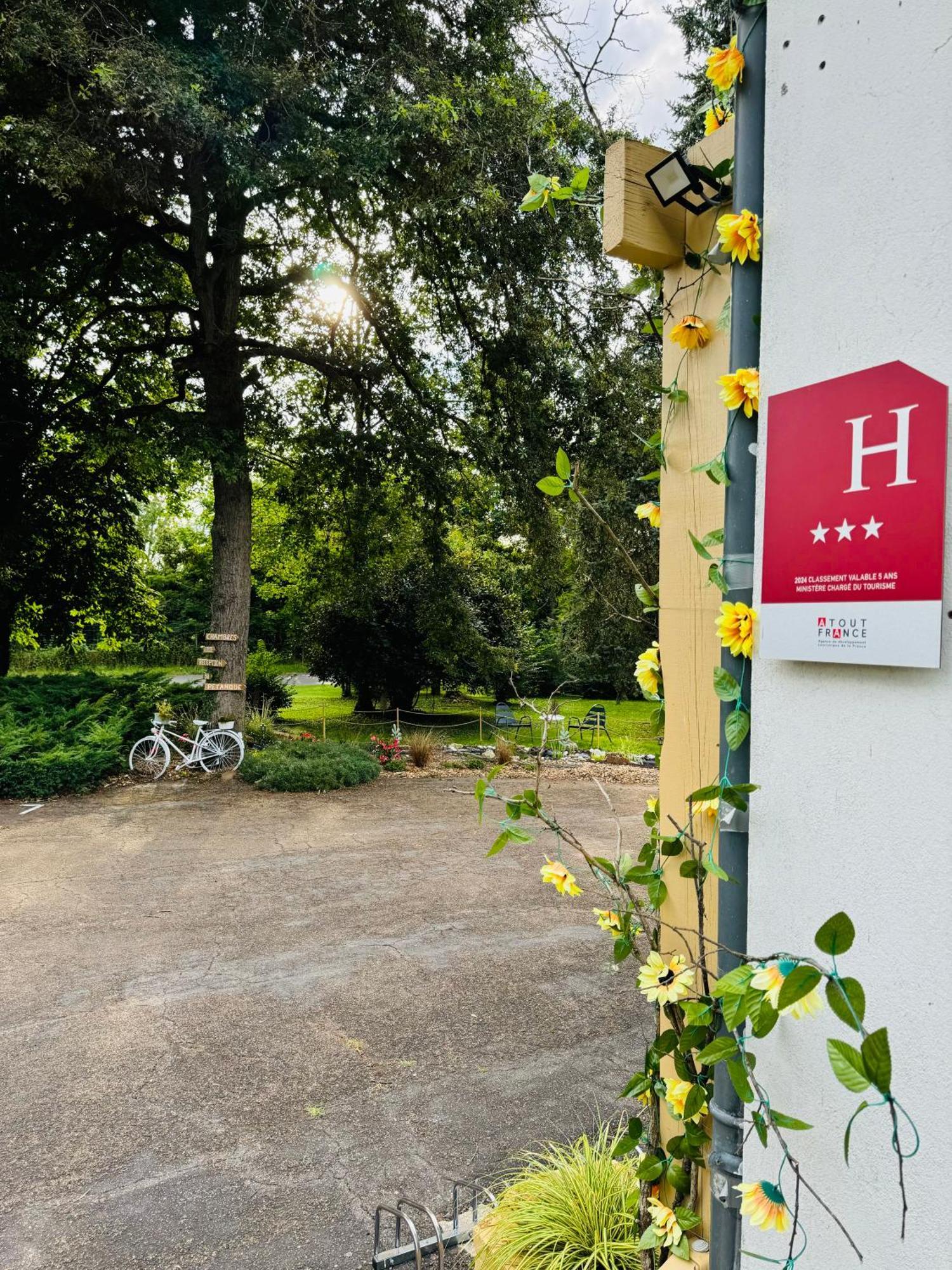 Motel Les Broussailles Mesves-sur-Loire Exterior foto